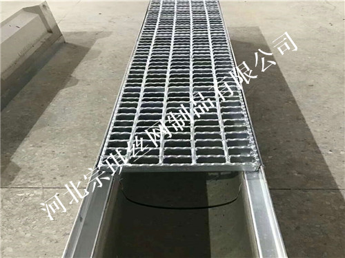 YWTsUNwtmHI87i77.jpg